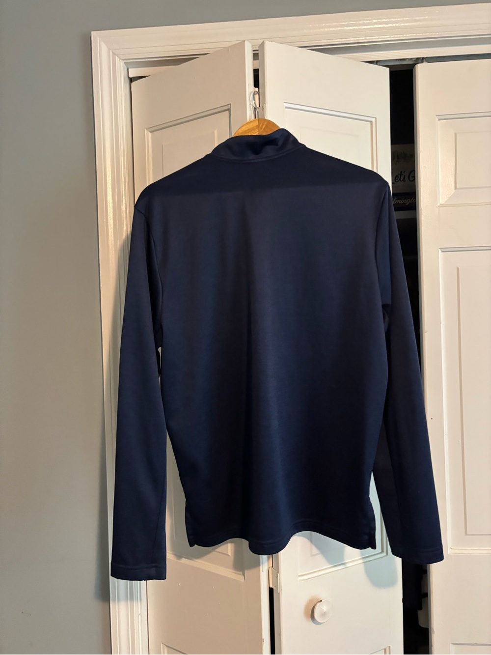 Reebok Pullover - Picture 3 of 3